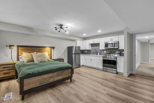 1893 E Lincoln Ln, Salt Lake City, UT 84124