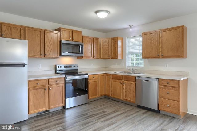 2124 AUTUMN CT, Lebanon, PA 17042