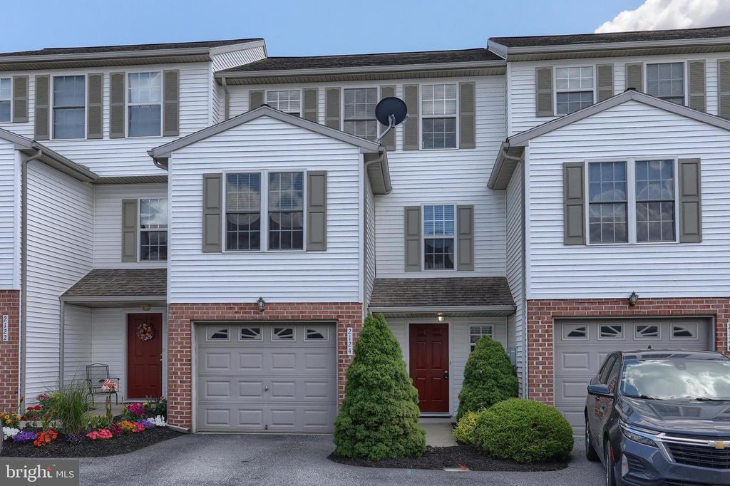 2124 AUTUMN CT, Lebanon, PA 17042