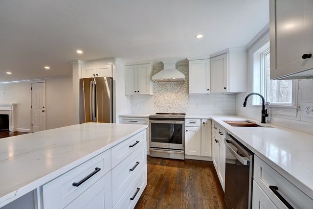 137 Walker Bungalow Road, Portsmouth, NH 03801