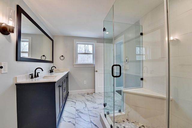 137 Walker Bungalow Road, Portsmouth, NH 03801