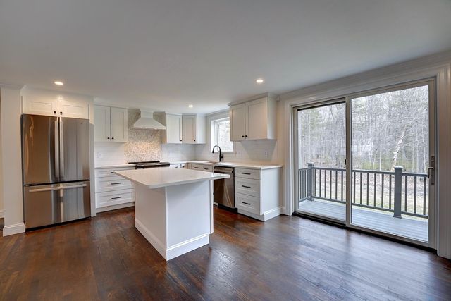 137 Walker Bungalow Road, Portsmouth, NH 03801