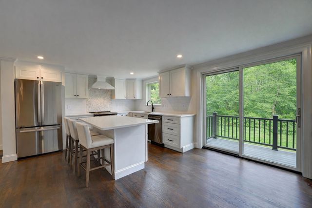 137 Walker Bungalow Road, Portsmouth, NH 03801