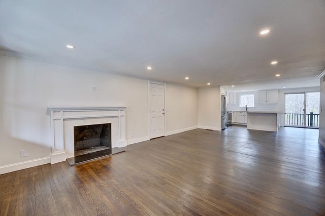 137 Walker Bungalow Road, Portsmouth, NH 03801