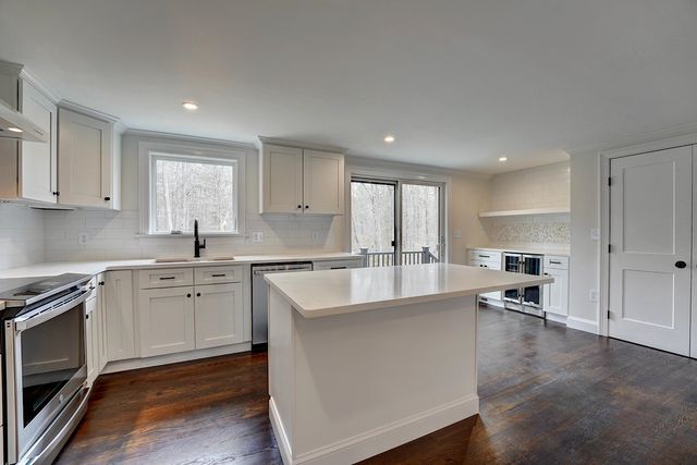 137 Walker Bungalow Road, Portsmouth, NH 03801