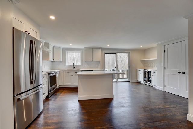 137 Walker Bungalow Road, Portsmouth, NH 03801