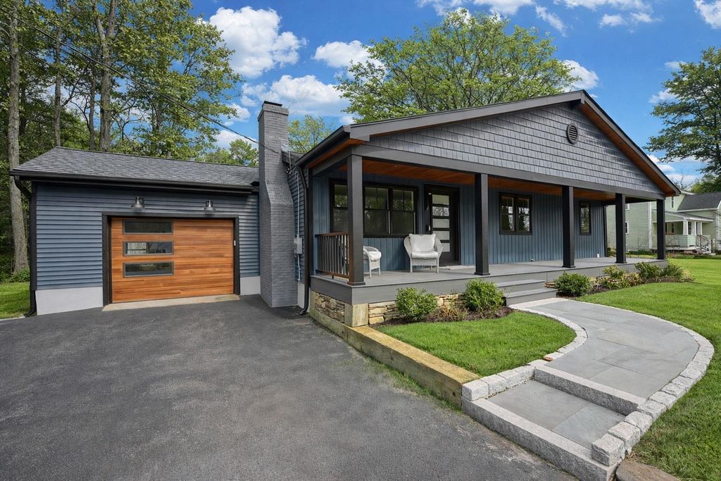 137 Walker Bungalow Road, Portsmouth, NH 03801