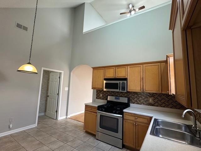 2190 BERRY BUSH LN, Memphis, TN 38016