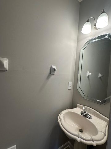 2190 BERRY BUSH LN, Memphis, TN 38016