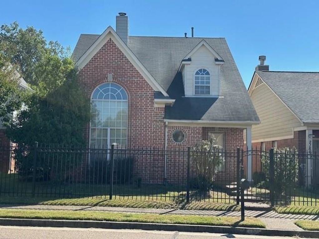 2190 BERRY BUSH LN, Memphis, TN 38016