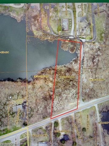 6100 Pontiac Trail, West Bloomfield, MI 48323