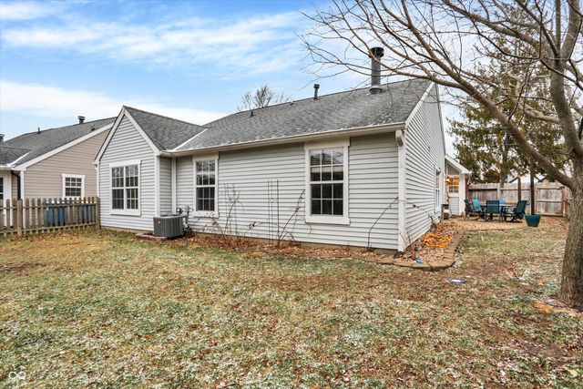 9841 River Oak Lane N, Fishers, IN 46038