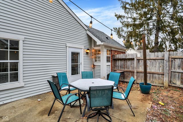 9841 River Oak Lane N, Fishers, IN 46038