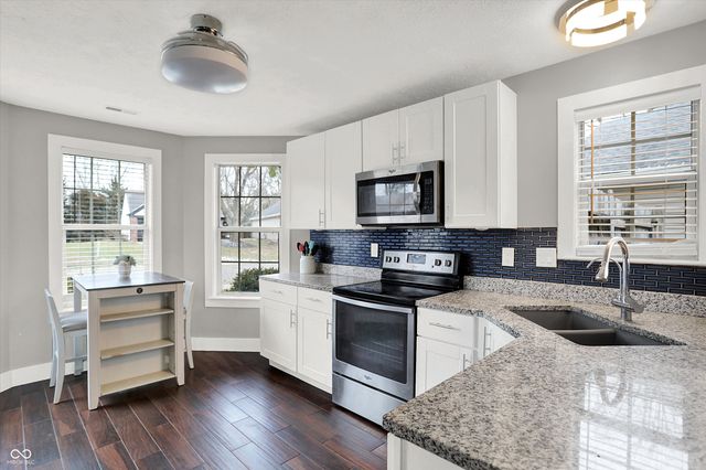 9841 River Oak Lane N, Fishers, IN 46038