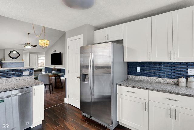 9841 River Oak Lane N, Fishers, IN 46038