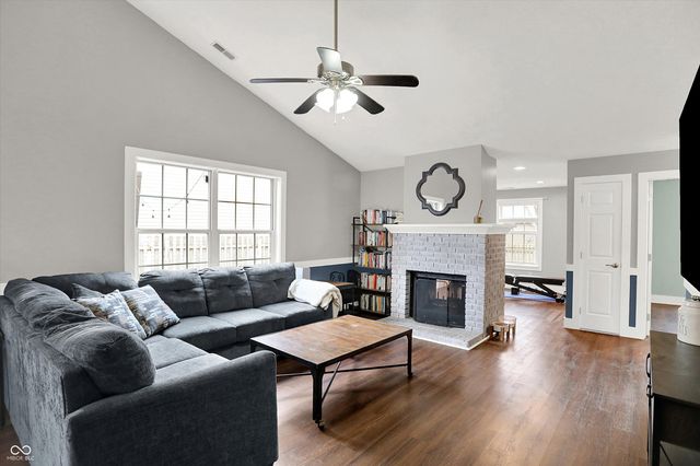 9841 River Oak Lane N, Fishers, IN 46038