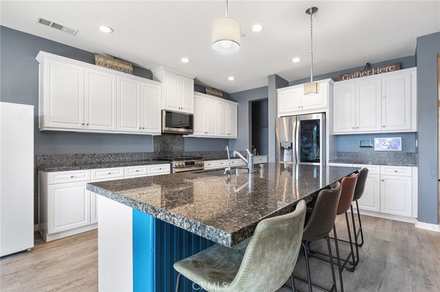 31409 Darlington Oak Drive, Winchester, CA 92596
