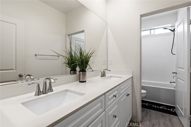 31409 Darlington Oak Drive, Winchester, CA 92596