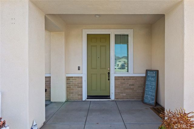 31409 Darlington Oak Drive, Winchester, CA 92596