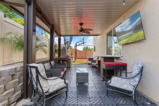 31409 Darlington Oak Drive, Winchester, CA 92596