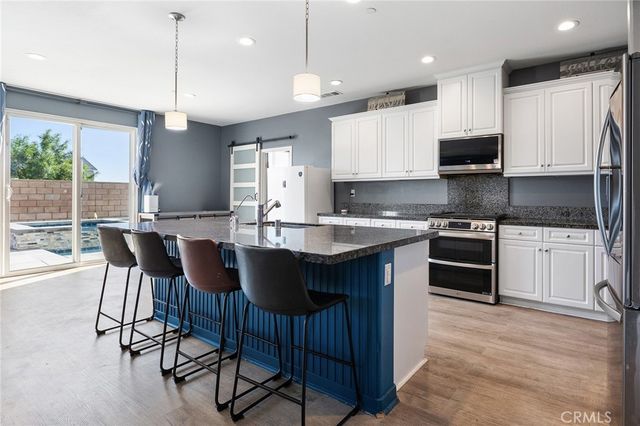 31409 Darlington Oak Drive, Winchester, CA 92596