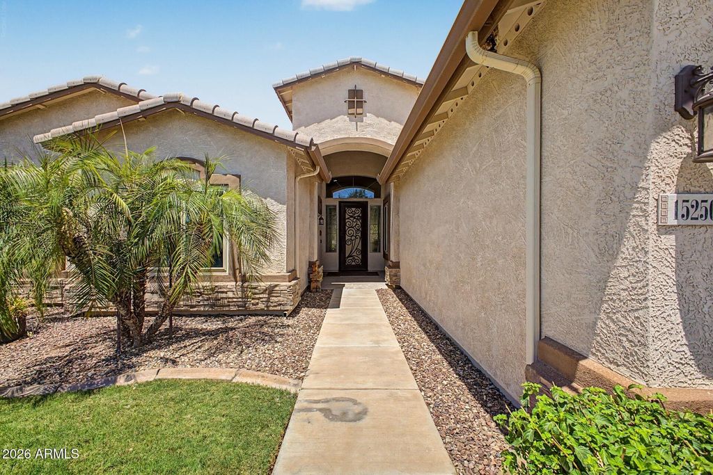 15250 W BECKER Lane, Surprise, AZ 85379 — photo 2