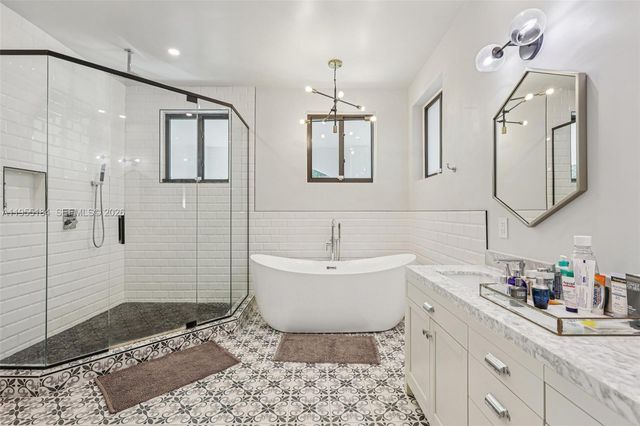 34 SW 22nd Rd NA, Miami, FL 33129