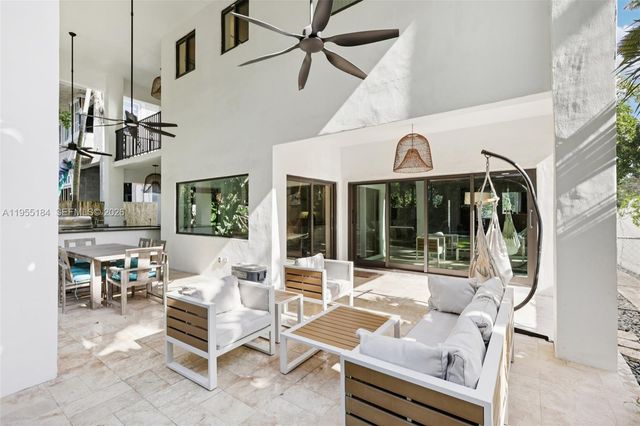 34 SW 22nd Rd NA, Miami, FL 33129