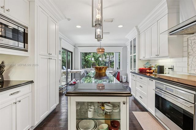 34 SW 22nd Rd NA, Miami, FL 33129