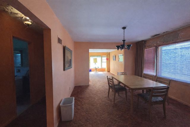 2636 W Pratt Boulevard, Chicago, IL 60645