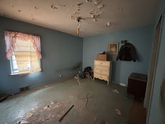 2636 W Pratt Boulevard, Chicago, IL 60645