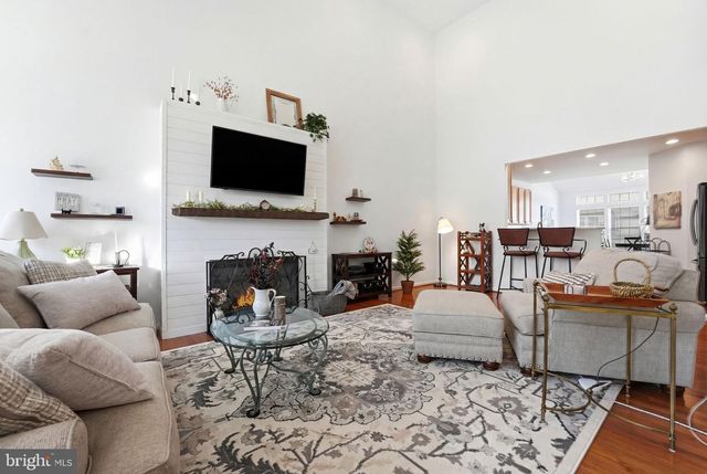 156 TOPAZ CT, Warrenton, VA 20186