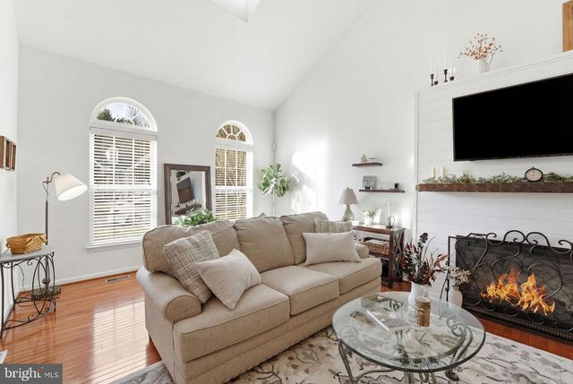 156 TOPAZ CT, Warrenton, VA 20186