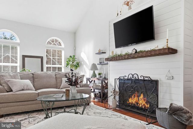 156 TOPAZ CT, Warrenton, VA 20186