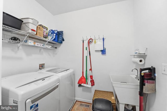 156 TOPAZ CT, Warrenton, VA 20186