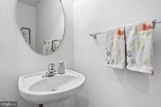 156 TOPAZ CT, Warrenton, VA 20186