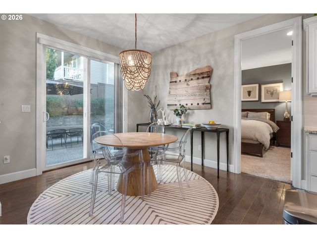 10642 Nw GLENMORE Way, Portland, OR 97229