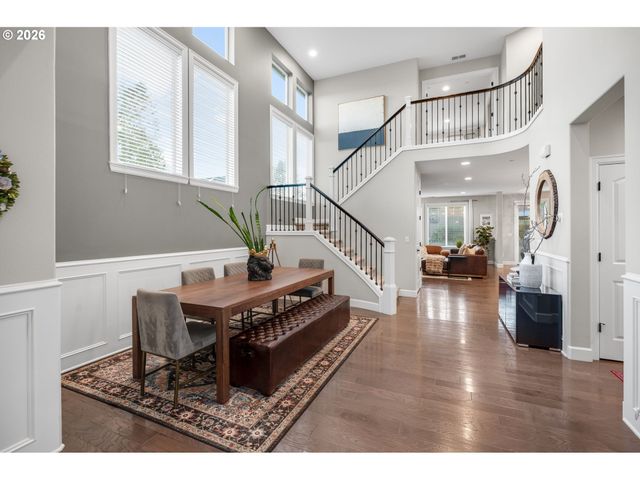 10642 Nw GLENMORE Way, Portland, OR 97229