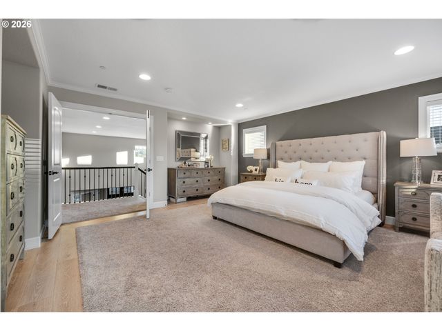 10642 Nw GLENMORE Way, Portland, OR 97229