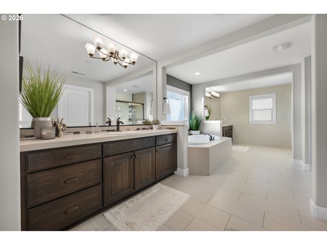 10642 Nw GLENMORE Way, Portland, OR 97229