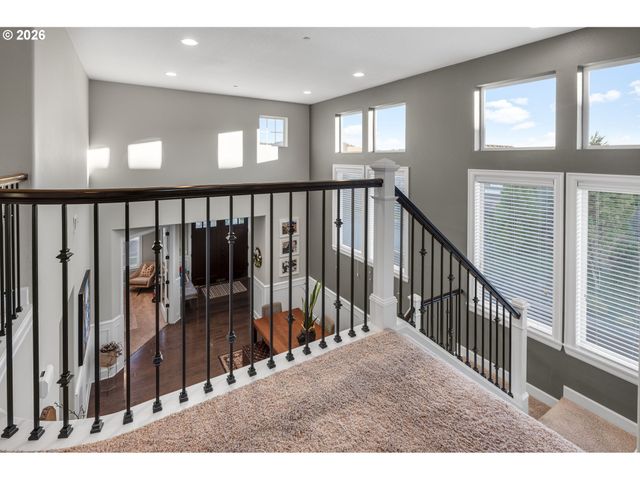 10642 Nw GLENMORE Way, Portland, OR 97229