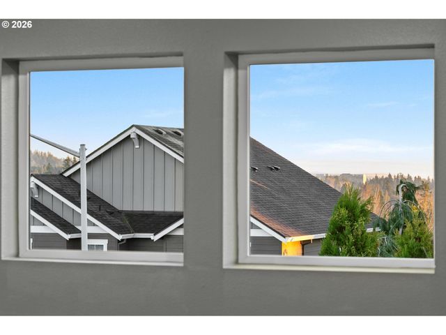 10642 Nw GLENMORE Way, Portland, OR 97229