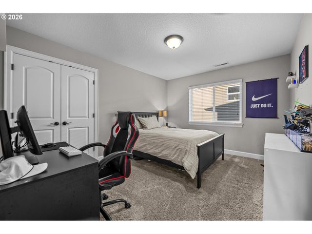 10642 Nw GLENMORE Way, Portland, OR 97229