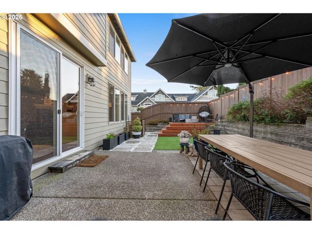 10642 Nw GLENMORE Way, Portland, OR 97229