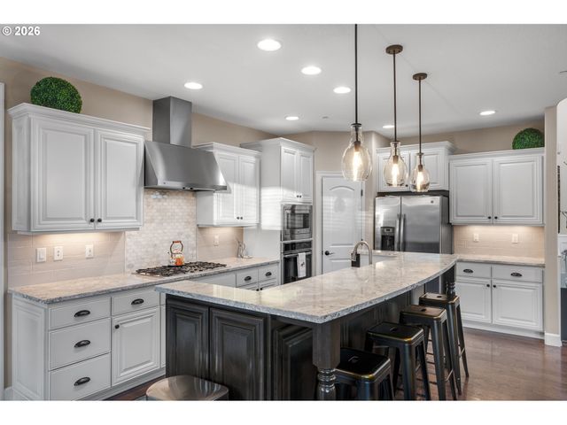 10642 Nw GLENMORE Way, Portland, OR 97229