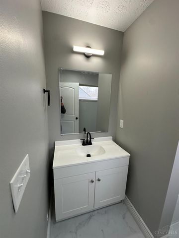 30 Berkshire Court, Hamilton, OH 45013