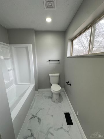 30 Berkshire Court, Hamilton, OH 45013