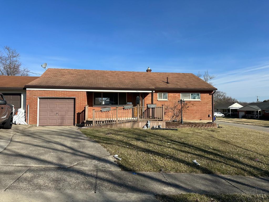 30 Berkshire Court, Hamilton, OH 45013