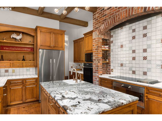 30000 Sw 35TH Dr, Wilsonville, OR 97070