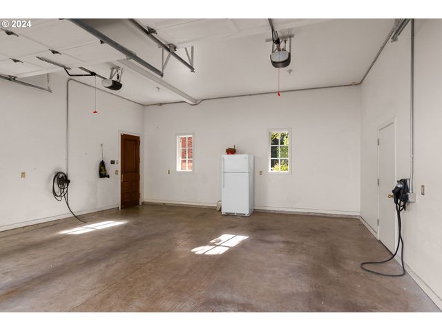 30000 Sw 35TH Dr, Wilsonville, OR 97070